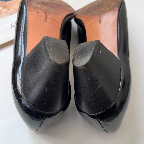 Salvatore Ferragamo Black Patent Leather Low Heel Pumps Size 8 C - Picture 11 of 12
